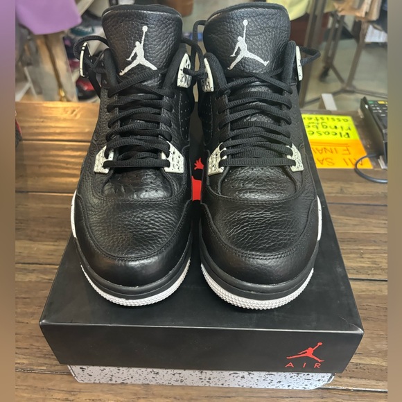 MENS AIR JORDAN 4 RETRO LIKE NEW